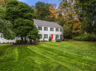 128 Valley Dr, Greenwich, CT 06831