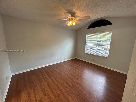 5th image of 1064 Coral Club Dr #1064