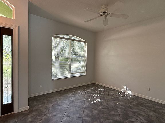 5th image of 648 Mount Stirling Ave