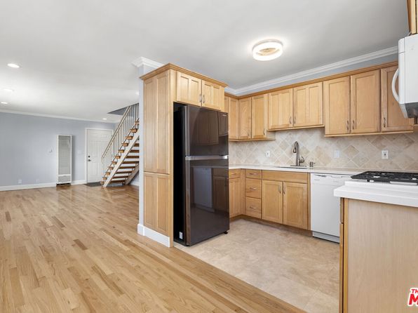 2435 3rd St APT 10