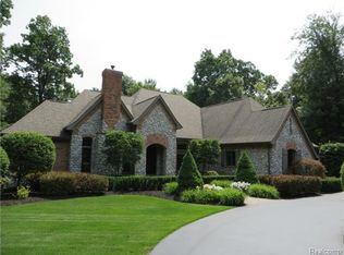 8124 Rosebud Ln, Clarkston, MI