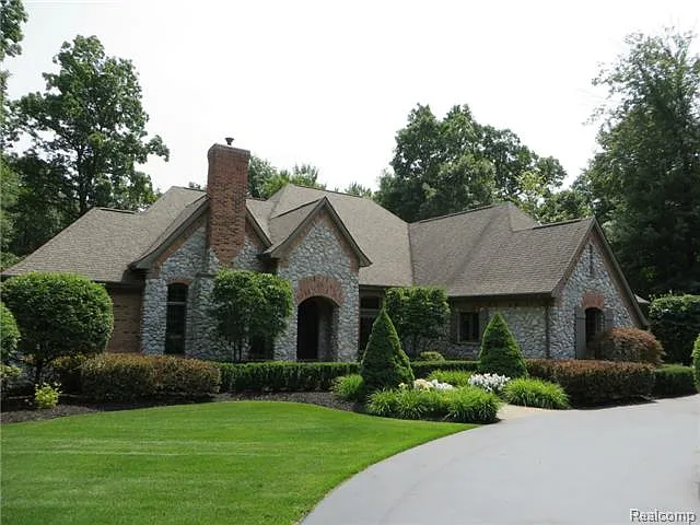 8124 Rosebud Ln photo 1