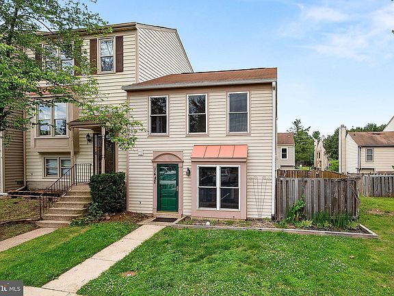 3rd image of 7482 Emerald Dr