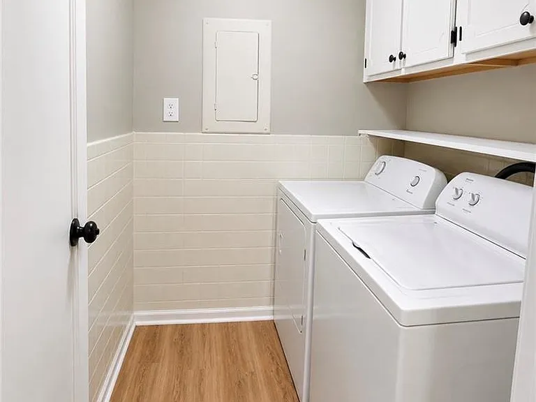 3254 Strawberry Ln — Photo 6