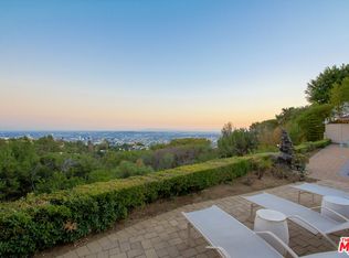 9234 Robin Dr, Los Angeles, CA 90069