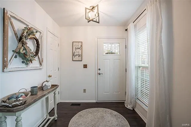 16719 Hickory Meadows Ct — Photo 4