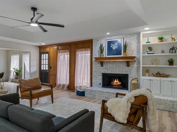 1713 Whispering Creek Ct, Edmond, OK 73013
