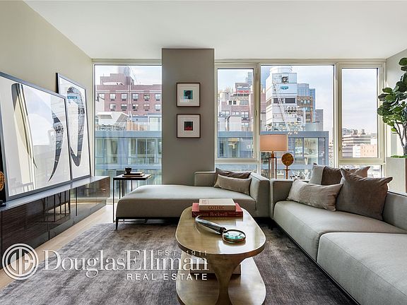 3rd image of 540 W 49th St Ph 1N