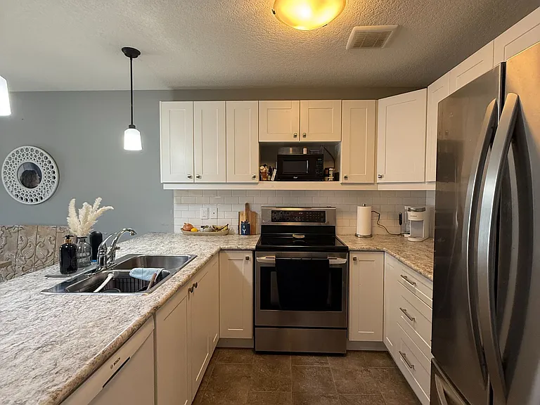 5 McIntosh Cres — Photo 7