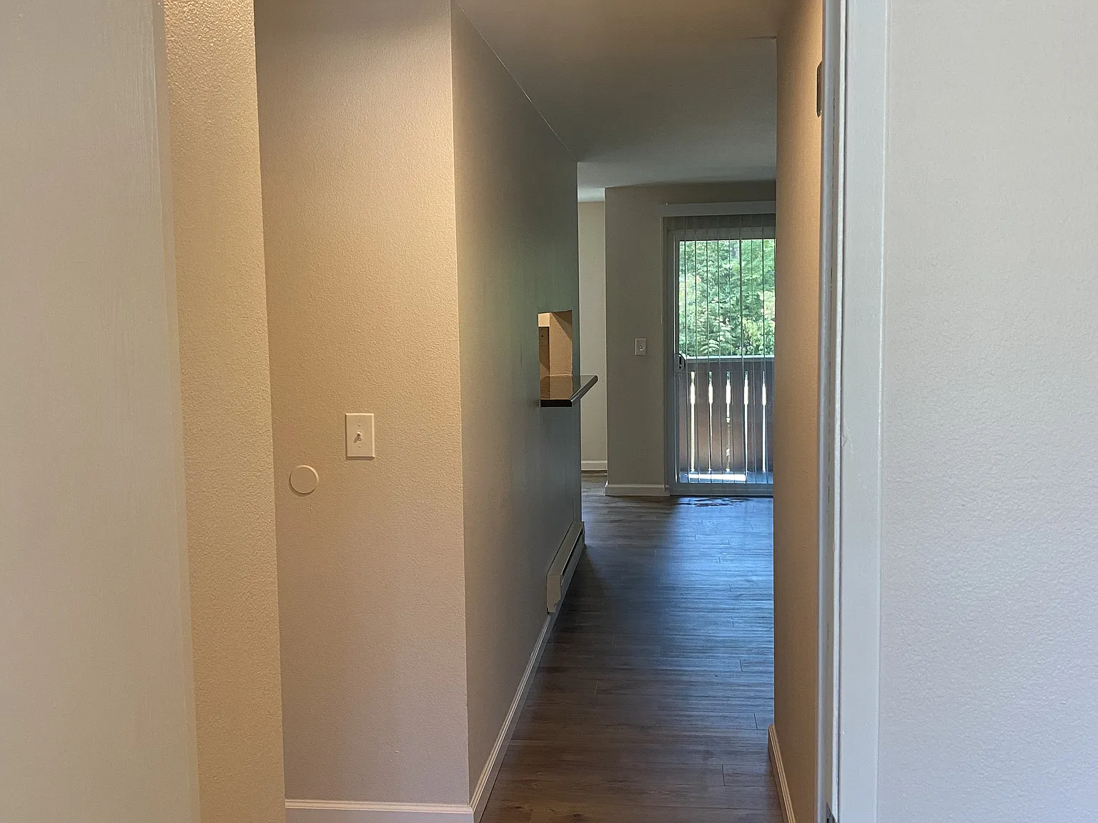 2 bed, 1000 sqft, $2,200 — Photo 4