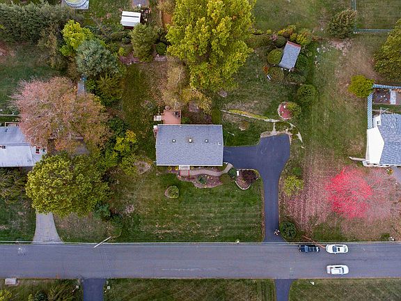 5th image of 9 Courtland Dr