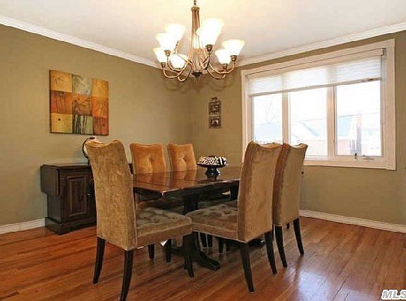 5th image of 515 Chamberlin St