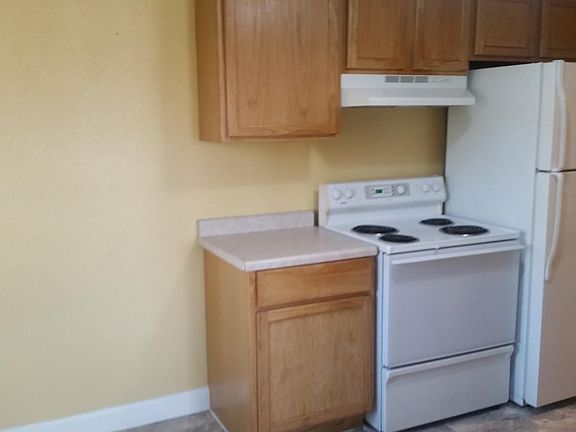 4th image of 2623 W Charles St