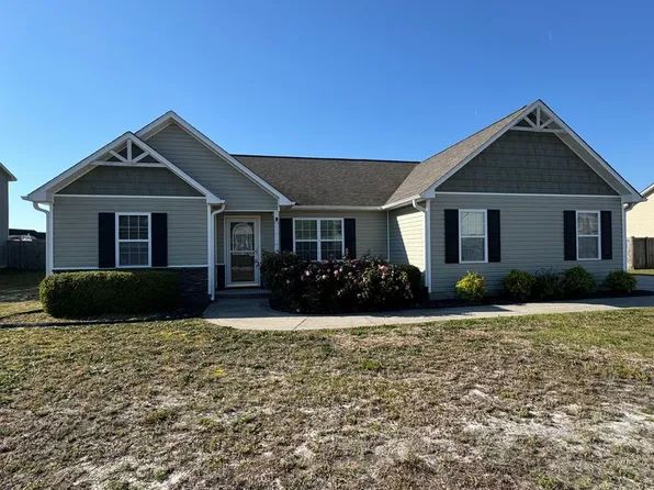 310 Sinclair Ln, Hubert, NC 28539