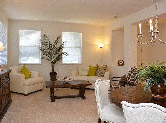 4th image of 436 Longwood Pl
