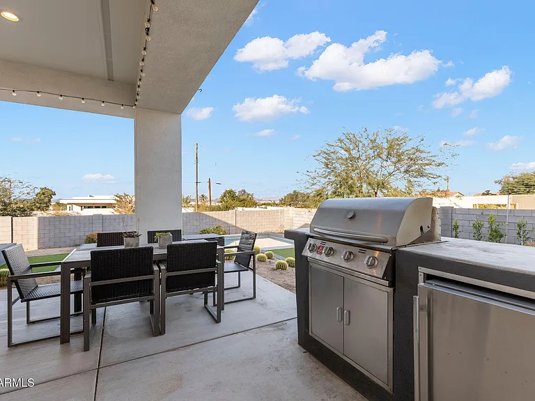 2252 E South Mountain Ave — Photo 44