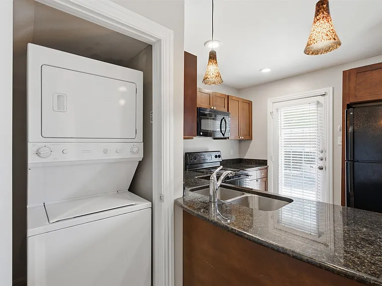 4734A Bradford Dr — Photo 15