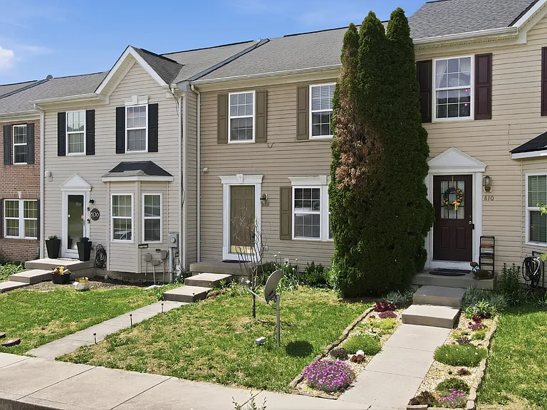 808 Marquette Dr — Photo 1