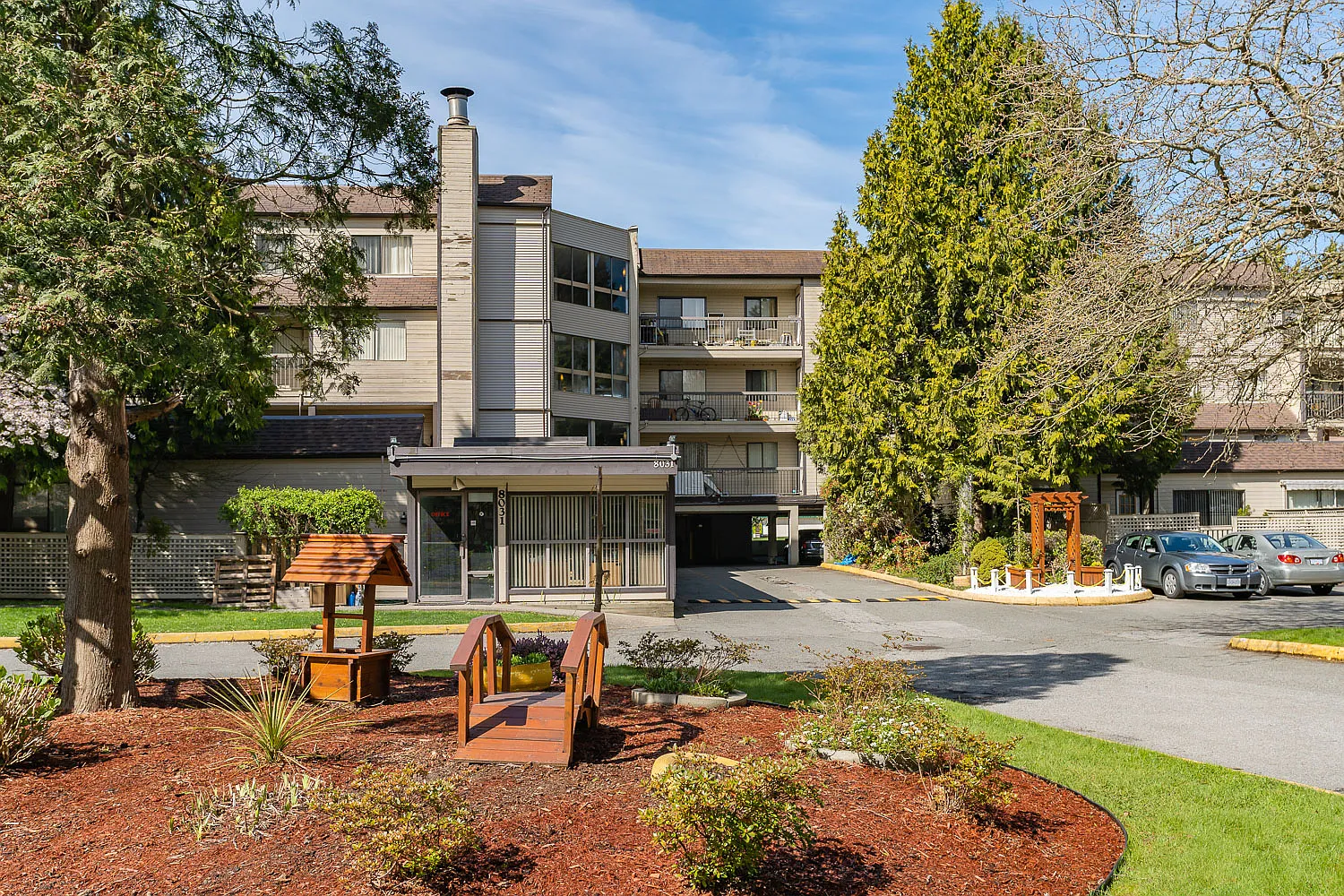 Waterstone 60 Apartments — Photo 2