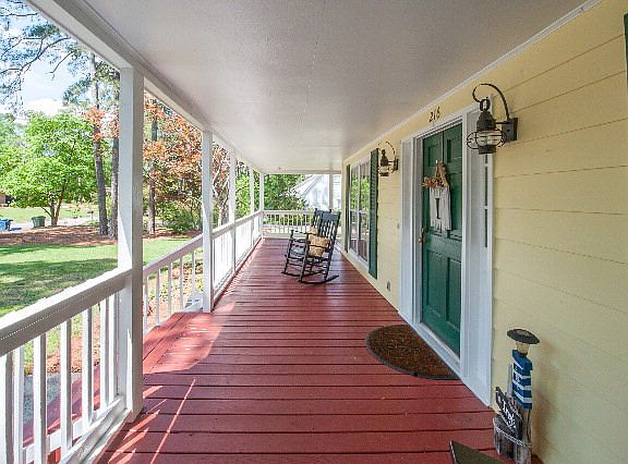 2nd image of 216 Cherry Hills Dr