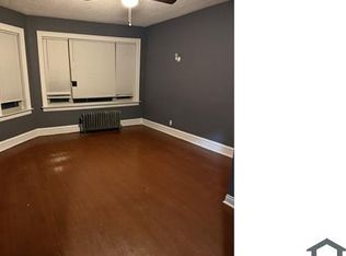 2410 E 77th St #3E, Chicago, IL 60649