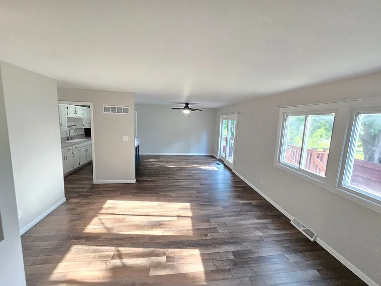 2025 Beck St — Photo 5