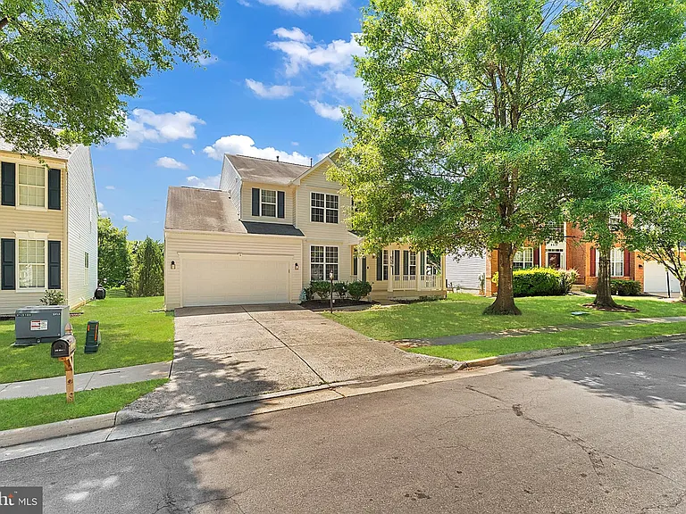 8309 Double Eagle St — Photo 2