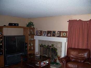 2nd image of 740 N Glenn Ave