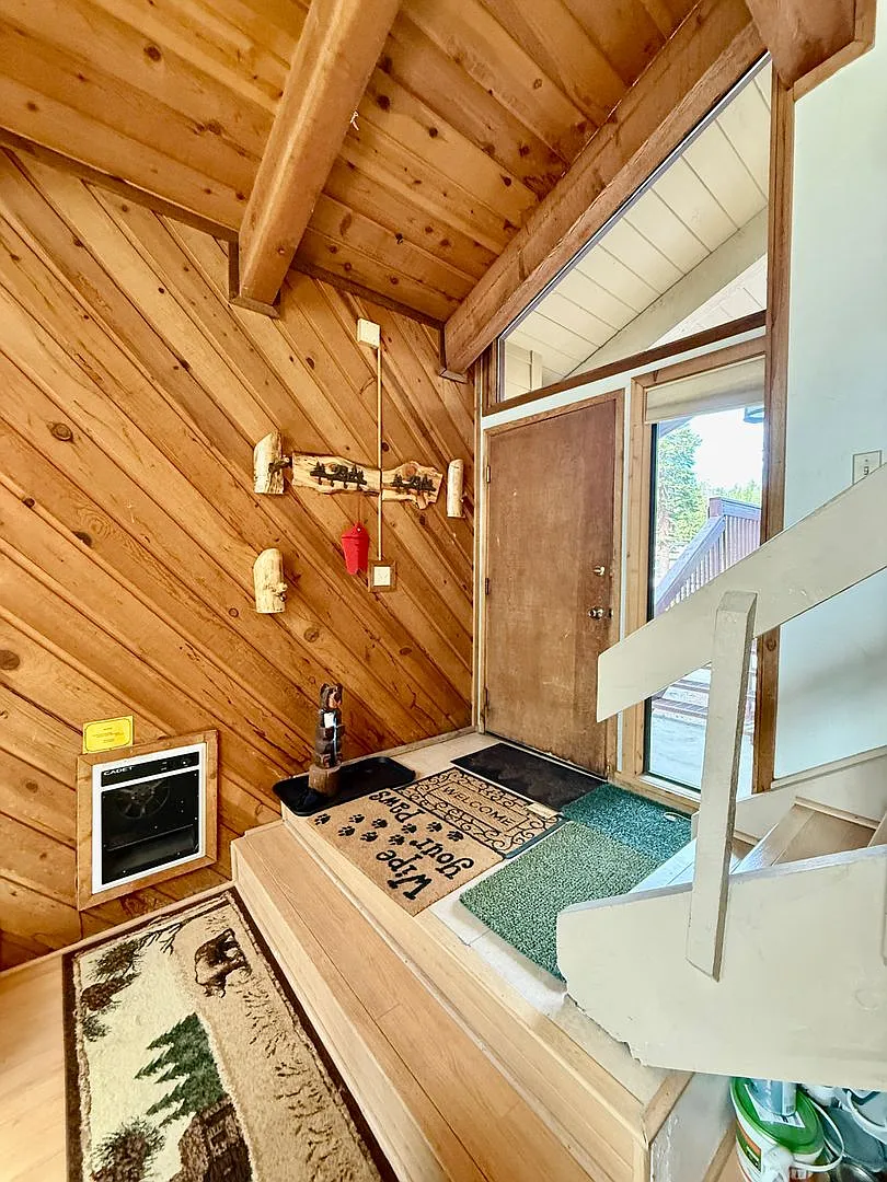 Fully Furnished 2BD/2BA Mountain Townhome | Cozy Pellet Stove | Parking Included — Photo 3