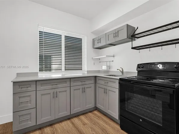 319 80th St APT 8, Miami Beach, FL 33141