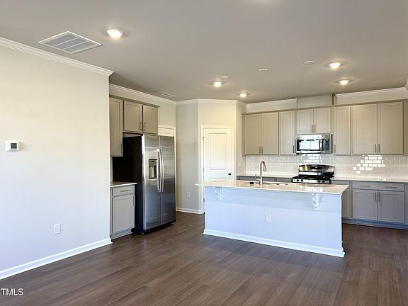 4th image of 265 Eden View Bnd