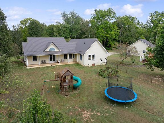 5th image of 1445 Louisville Rd