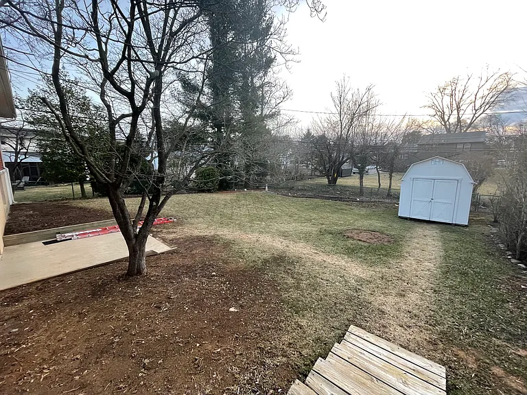 2106 Suburban Greens Dr — Photo 4