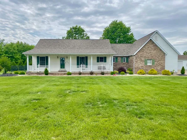514 Country Club Rd, Centralia, IL 62801