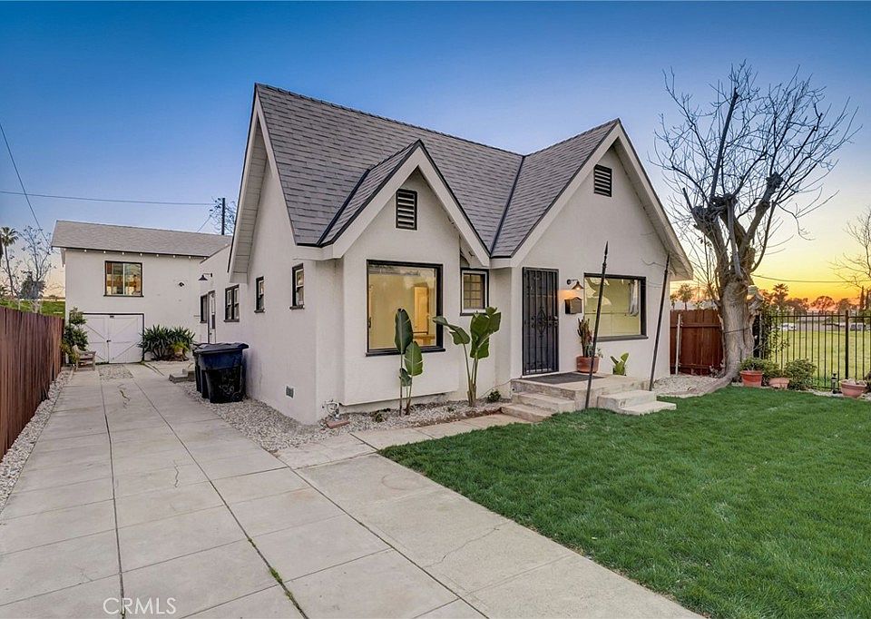1st image of 319-319.5 W Colton Ave #319-321