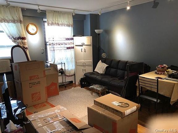 2nd image of 171 Pearsall Dr APT 4D