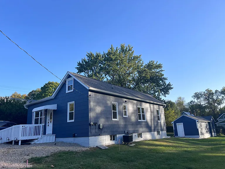 383 Rule St — Photo 2