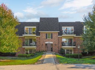 1930 King James Pkwy APT 208, Westlake, OH 44145