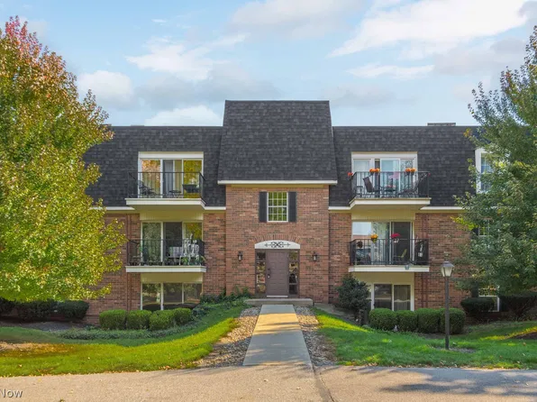 1930 King James Pkwy APT 208, Westlake, OH 44145