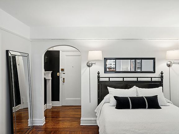 2nd image of 319 E 50th St APT 9C