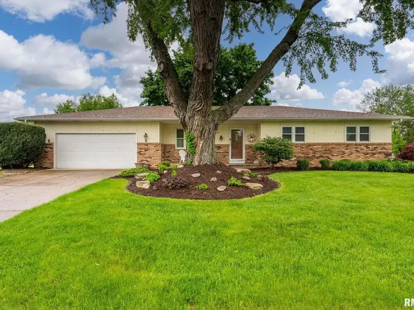 17211 Cedar Rd, East Moline, IL 61244