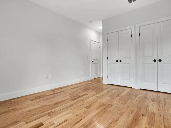 34 Van Reypen Street image 12 of 25