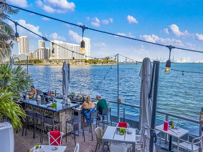 1155 Brickell Bay Dr #2207 — Photo 40