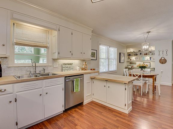 5th image of 624 Powderhouse Rd SE