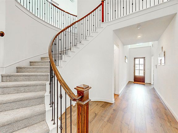 4th image of 2001 Newton Ln