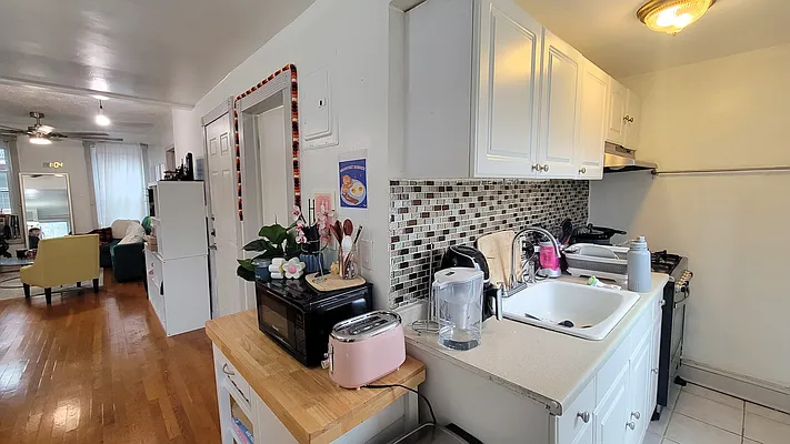 Rented by New York Dwellings LLC | media 2