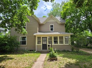 914 6th Avenue E, Menomonie, WI 54751