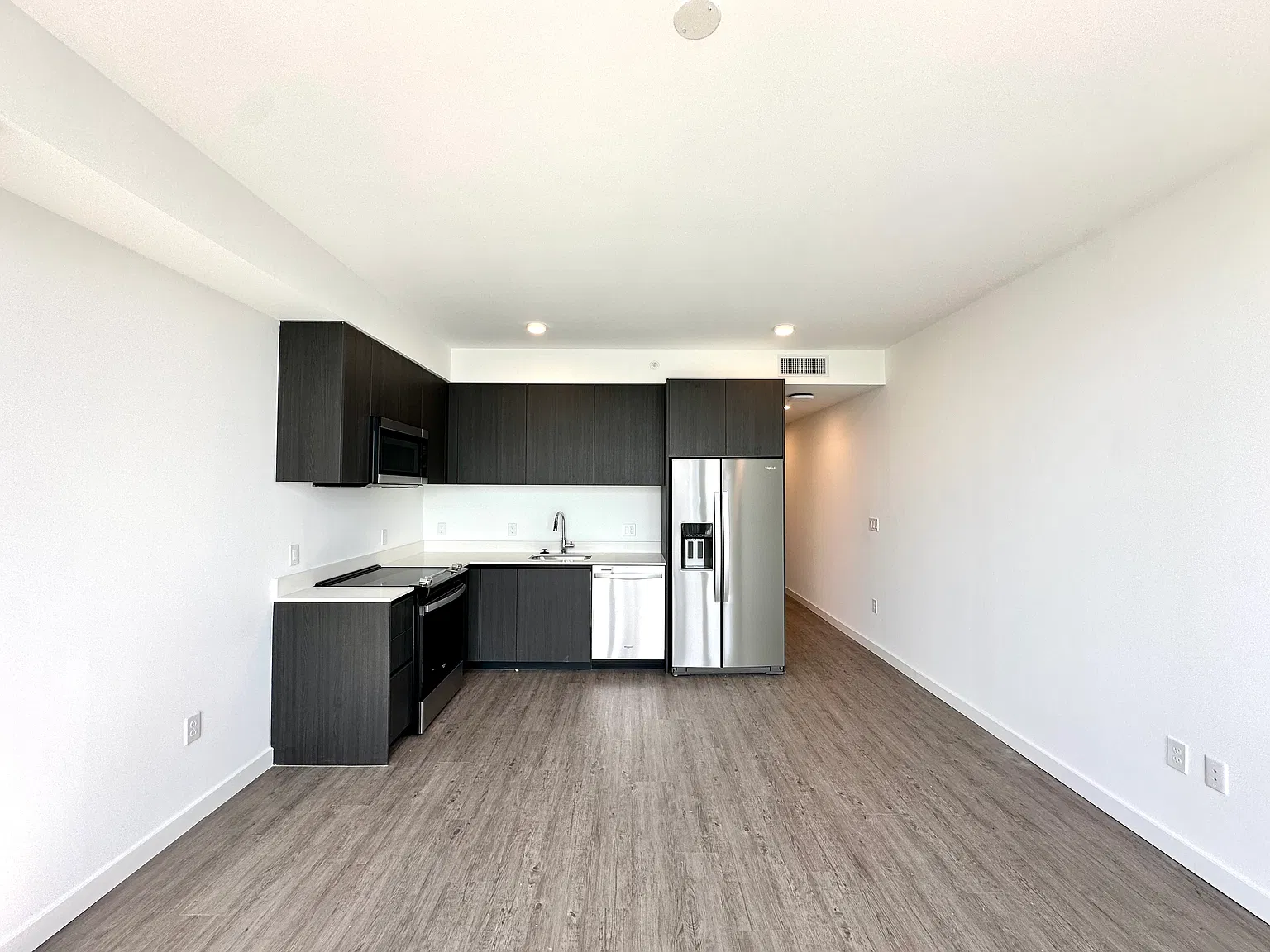 Studio, 464 sqft, $2,155 — Photo 4