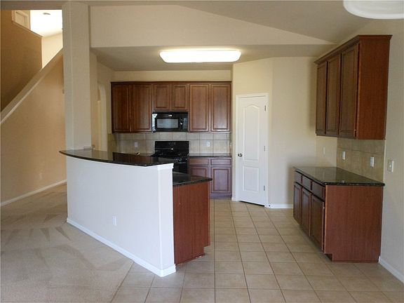 5th image of 1718 Westmeadow Trl