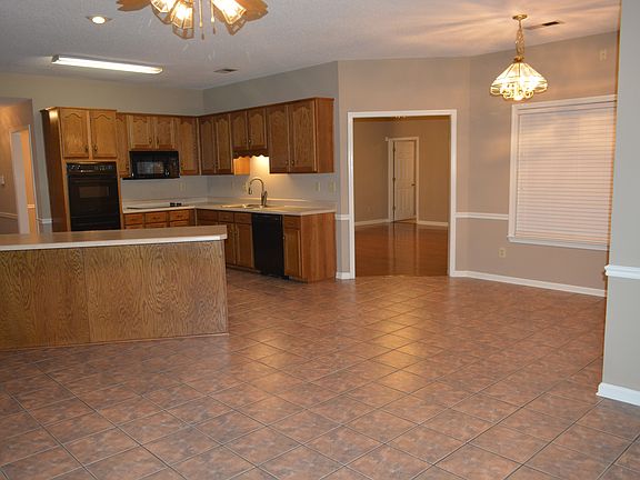 Kitchen & Keeping Room 